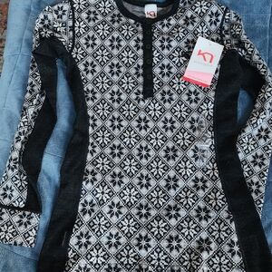Kari Traa Black & White "Rose" Henley Thermal Top. Brand New!